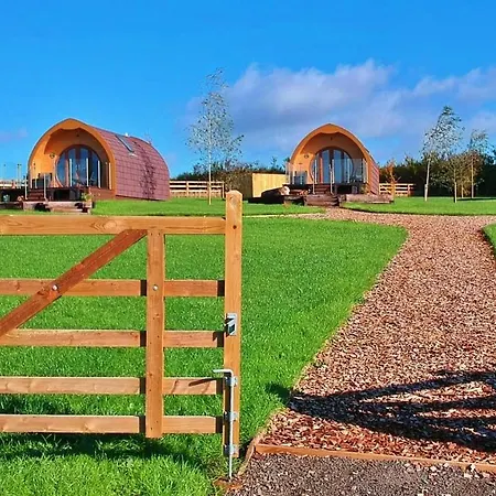 Finest Retreats - Deep Dale Chalé *